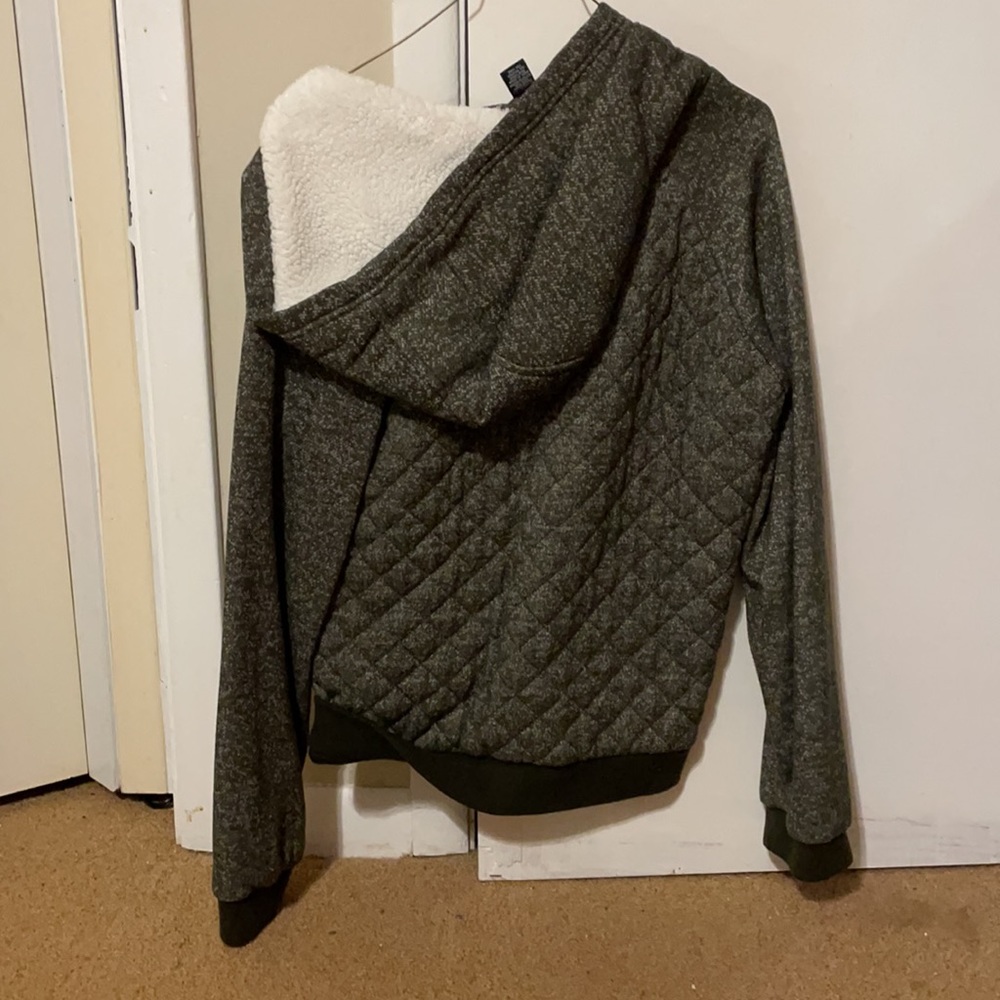 Sweatshirt - Picture 2 of 3